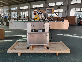 2025.12.8加拿大平面不干胶贴标机1台