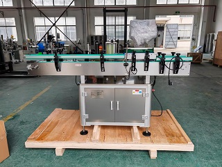 2026.3.5巴基斯坦立式圆瓶贴标机1台