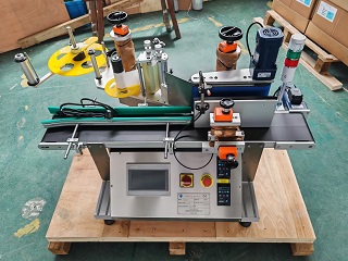 2026.3.20意大利桌面式圆瓶不干胶贴标机1台