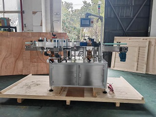 2026.3.30俄罗斯回转式圆瓶不干胶贴标机1台