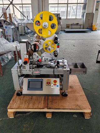 2026.4.25日本阻挡式分页不干胶贴标机1台