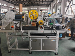 2026.4.29江苏昆山阻挡式分页平面不干胶贴标机1台